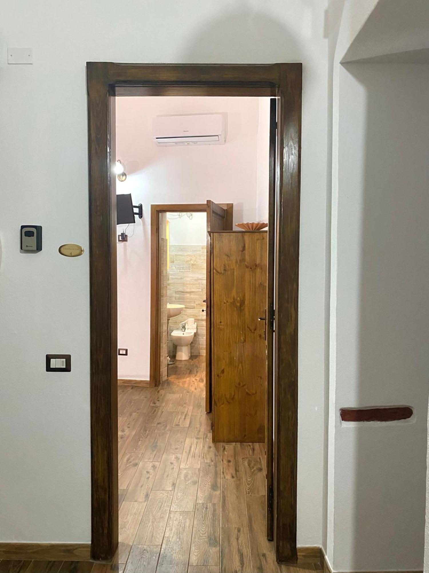Dani'S House Hotel Cagliari Room photo
