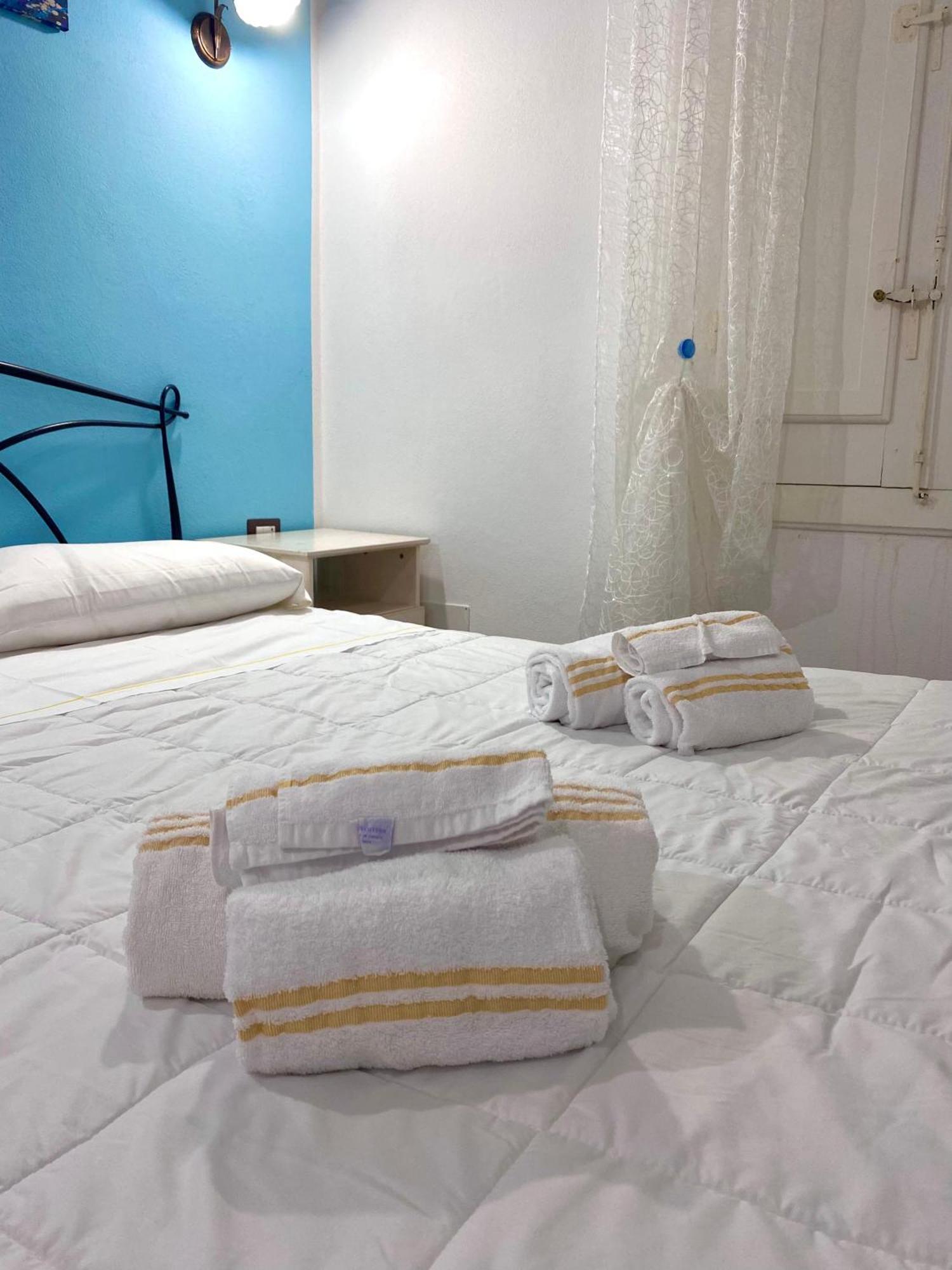 Dani'S House Hotel Cagliari Room photo