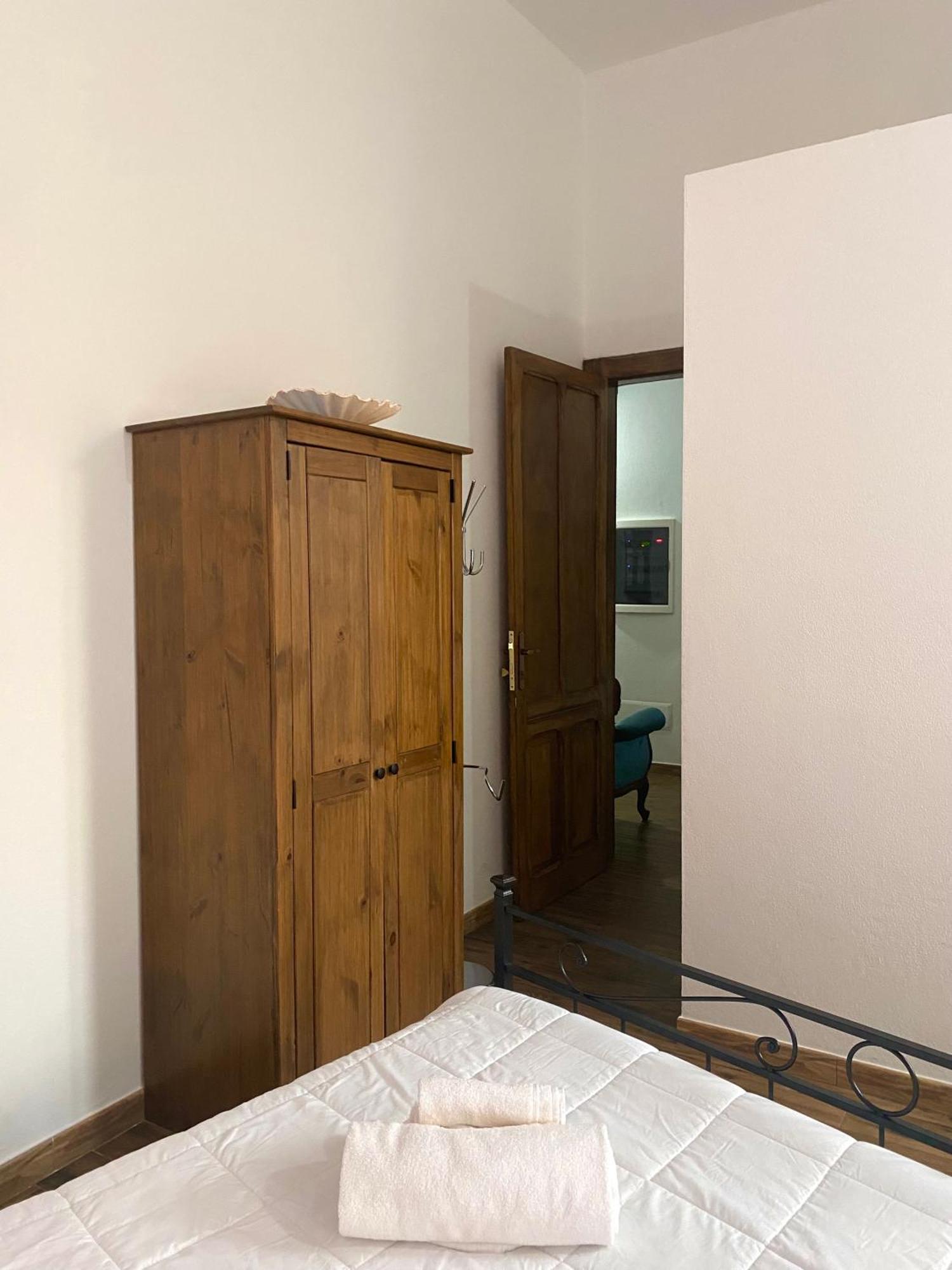 Dani'S House Hotel Cagliari Room photo